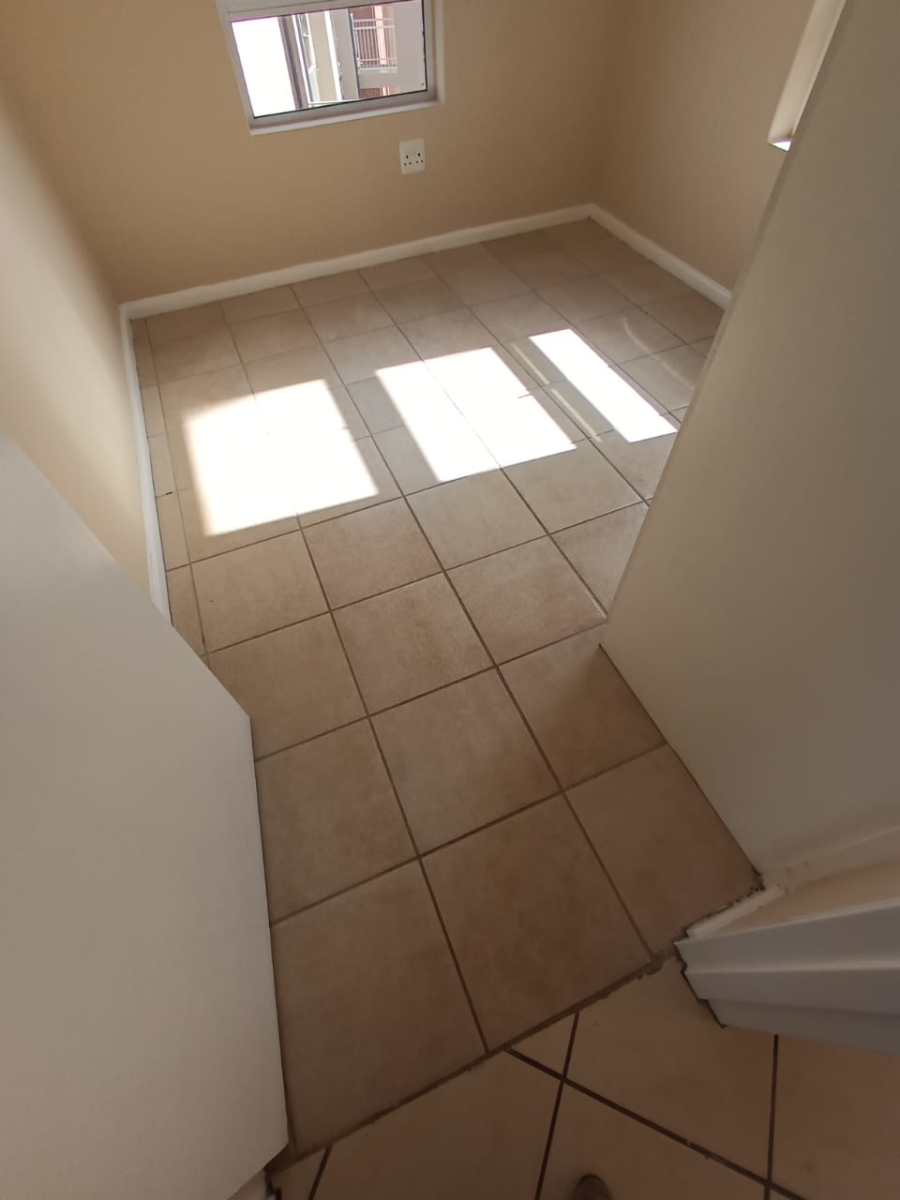 To Let 2 Bedroom Property for Rent in Buh Rein Estate Western Cape
